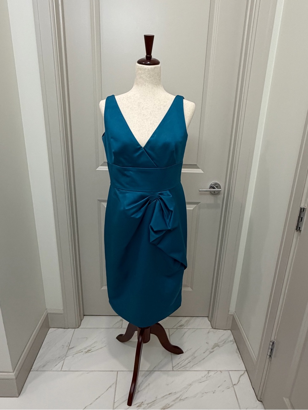 Lela Rose - Teal Sleeveless V-Neck Sheath Dress - 12 - Picture 3 of 10